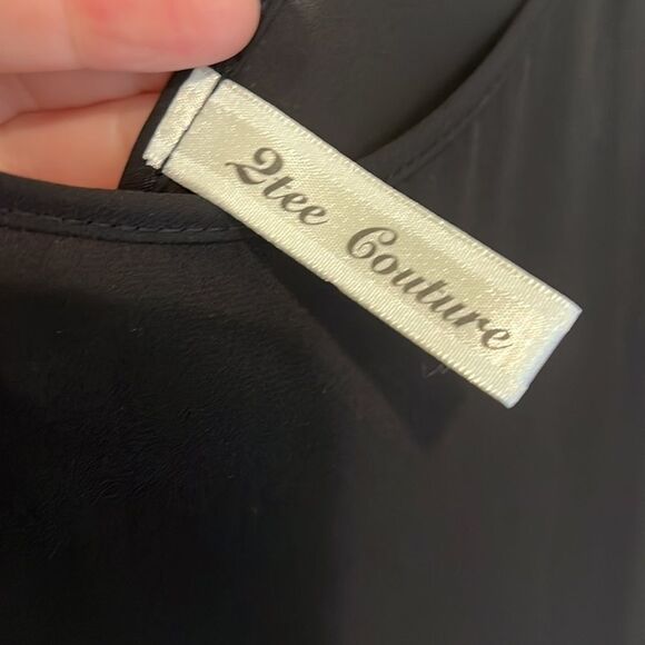 2tee Couture black blouse with lace and flowy sleeve - Picture 4 of 5